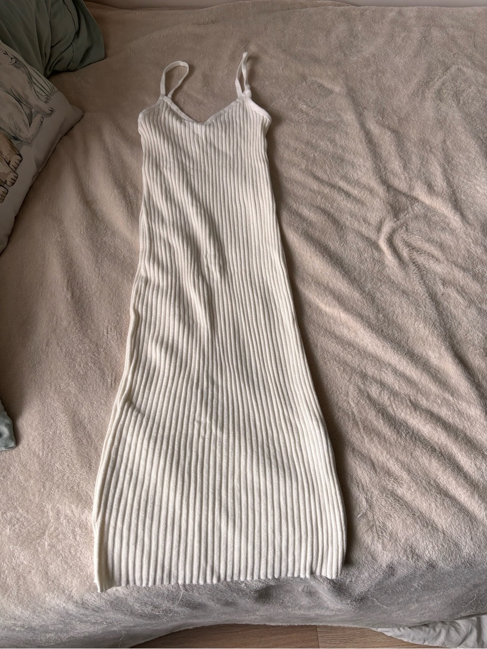 3/20$ - Zara - White Ribbed Maxi Dress
